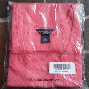 NWT Ribbed Tank